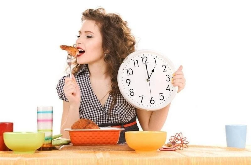 Ăn Ít Lại Có Giảm Cân Không? Sự Thật Bạn Cần Biết