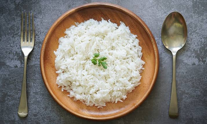 Cách ăn cơm giảm cân đúng cách để kiểm soát cân nặng
